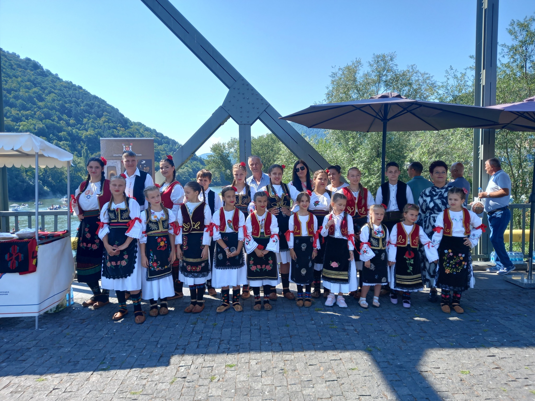 „LJudi i mostovi”