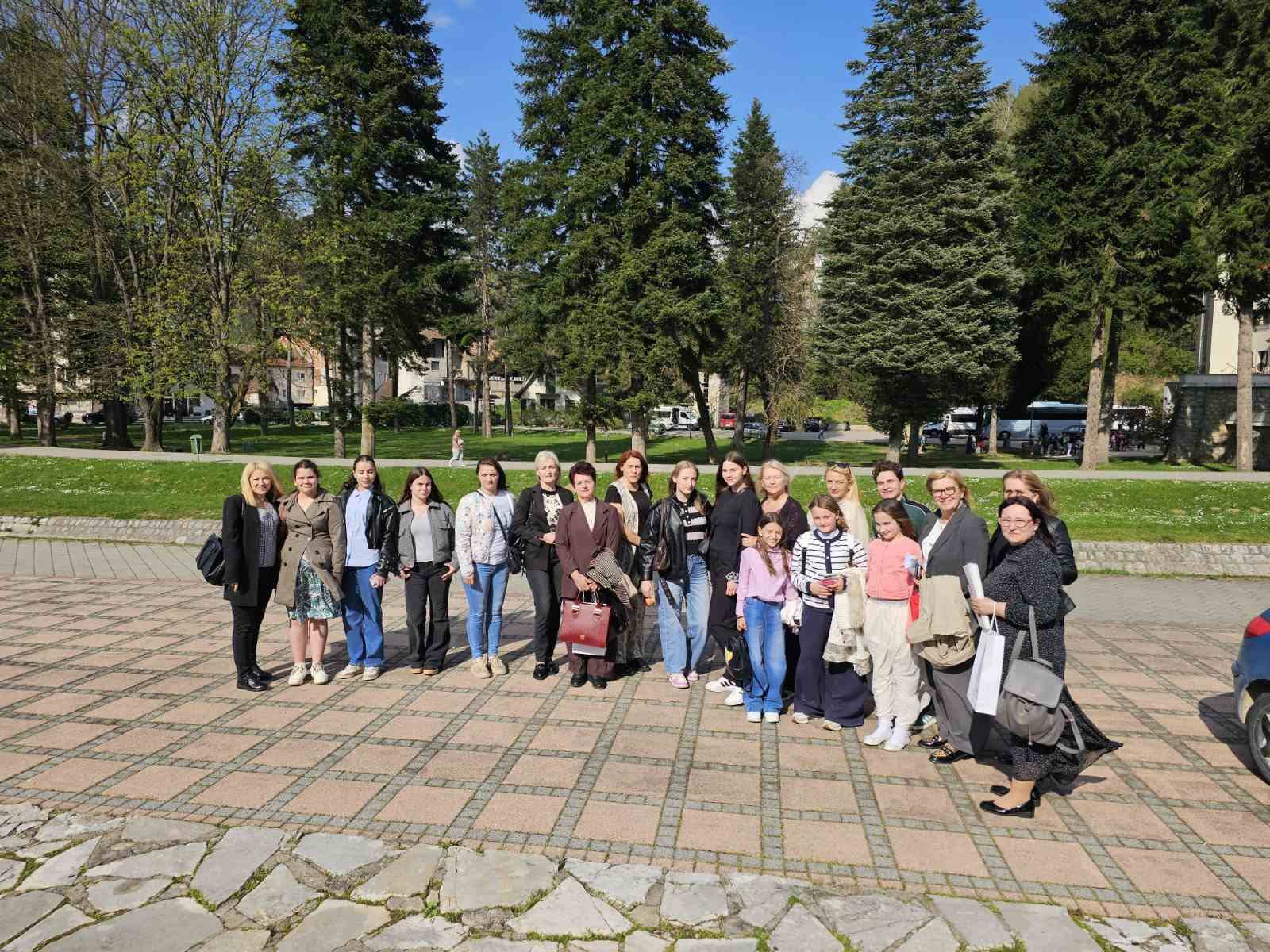 Окружно такмичење рецитатора "Песниче народа мог"